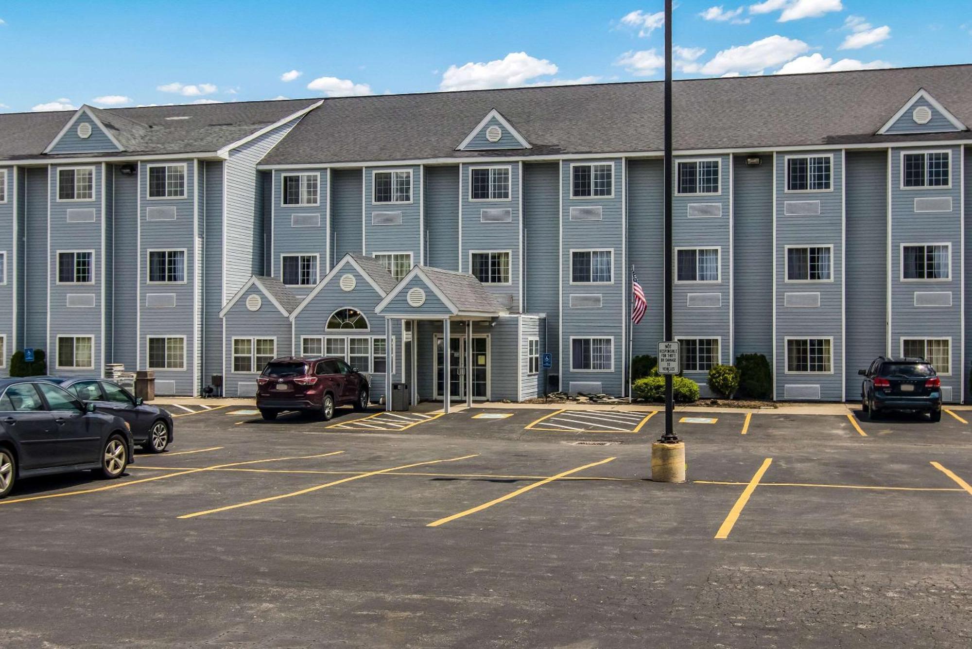 Quality Inn & Suites Grove City-Outlet Mall Exterior photo