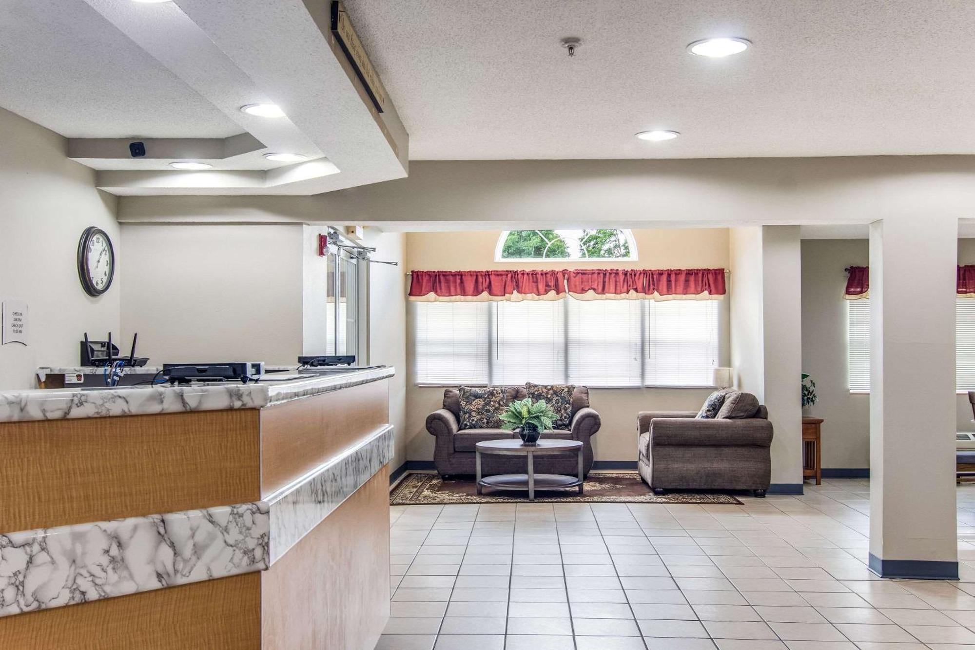Quality Inn & Suites Grove City-Outlet Mall Exterior photo